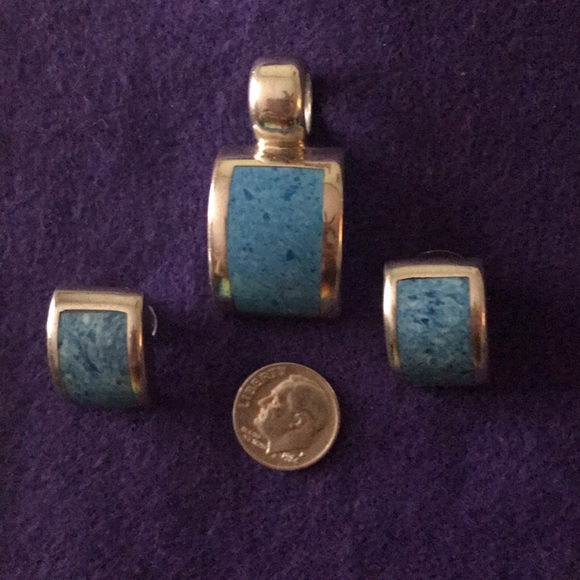 PENDANT & EARRINGS - Picture 3 of 3
